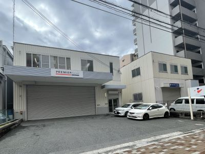 【大阪府 吹田市】　車のトラブルに駆け付けるロードサービススタッフ