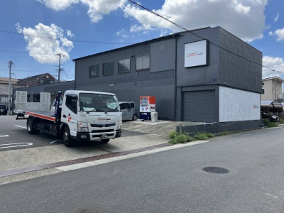 【愛知県 名古屋市熱田区】 車のトラブルに駆け付けるロードサービススタッフ