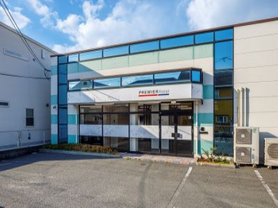 【岡山県 岡山市北区】 車のトラブルに駆け付けるロードサービススタッフ